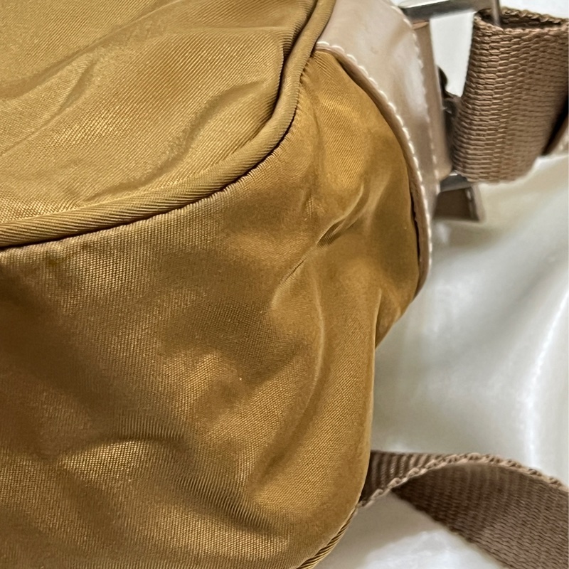 Prada 卡其色相機包 男女共用-20