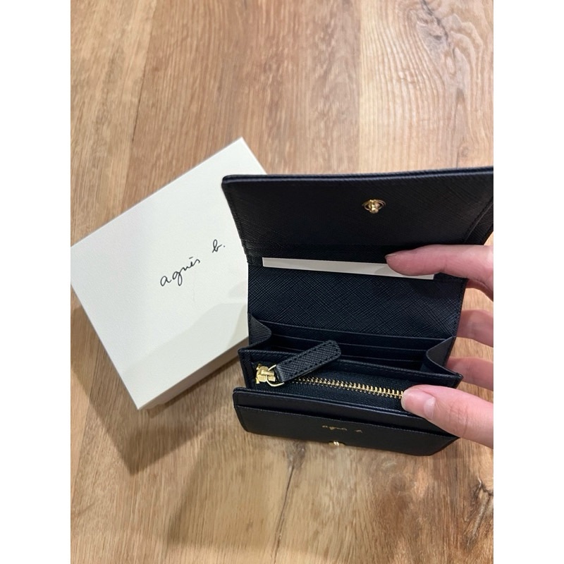 Agnes b.藍色經典款燙金BLogo 防刮皮革釦式短夾全新-9