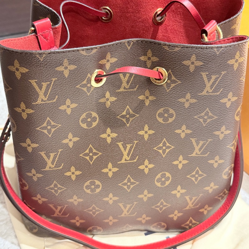 LV 水桶包 路易威登 NEONOE 老花水桶 肩背包-1