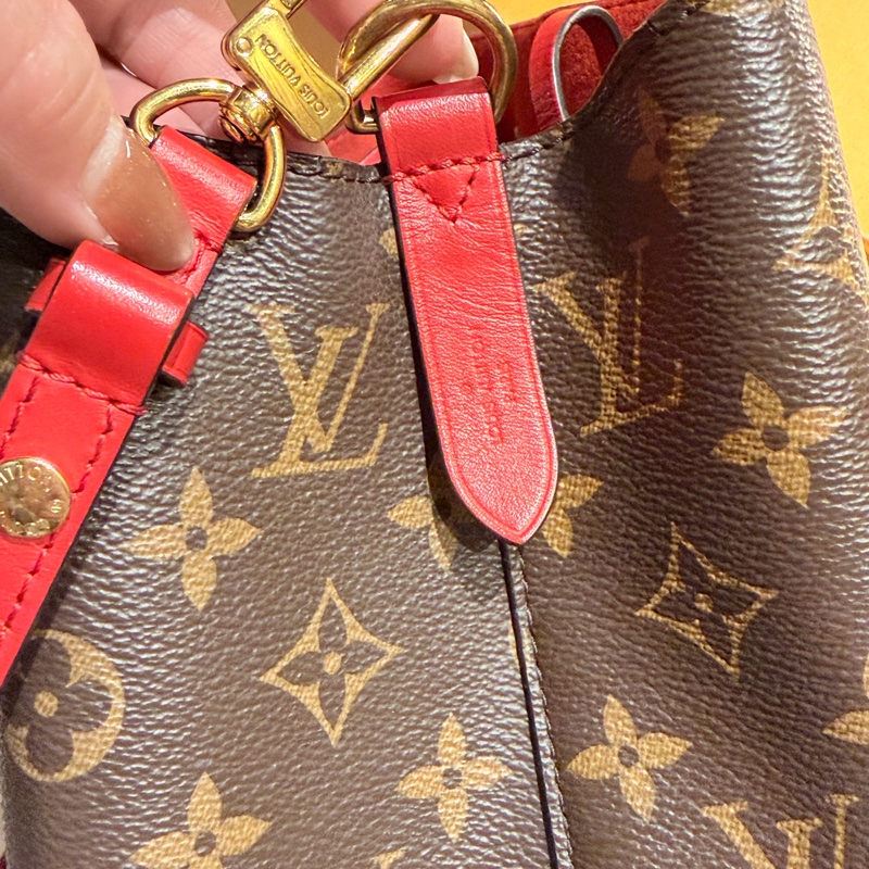 LV 水桶包 路易威登 NEONOE 老花水桶 肩背包-6