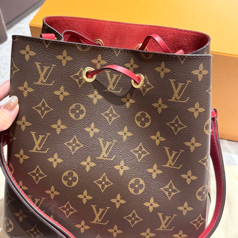 LV 水桶包 路易威登 NEONOE 老花水桶 肩背包-7