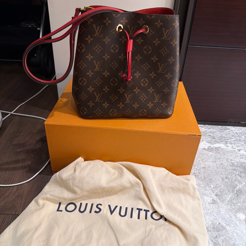 LV 水桶包 路易威登 NEONOE 老花水桶 肩背包-28