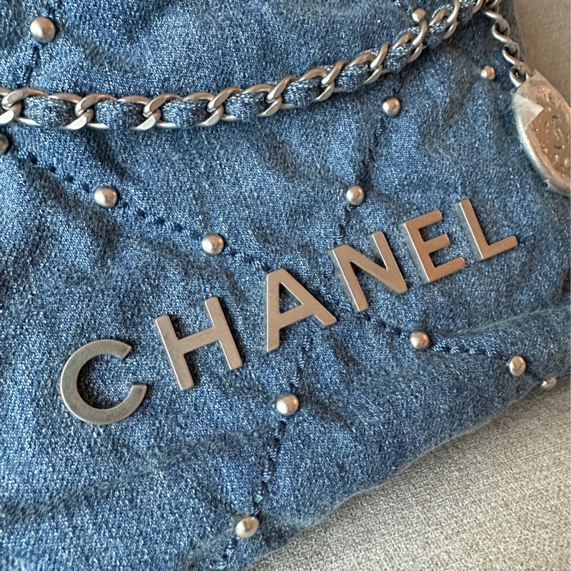 Chanel 22bag mini 牛仔丹寧 珍珠卯釘 全新 台灣購證-3