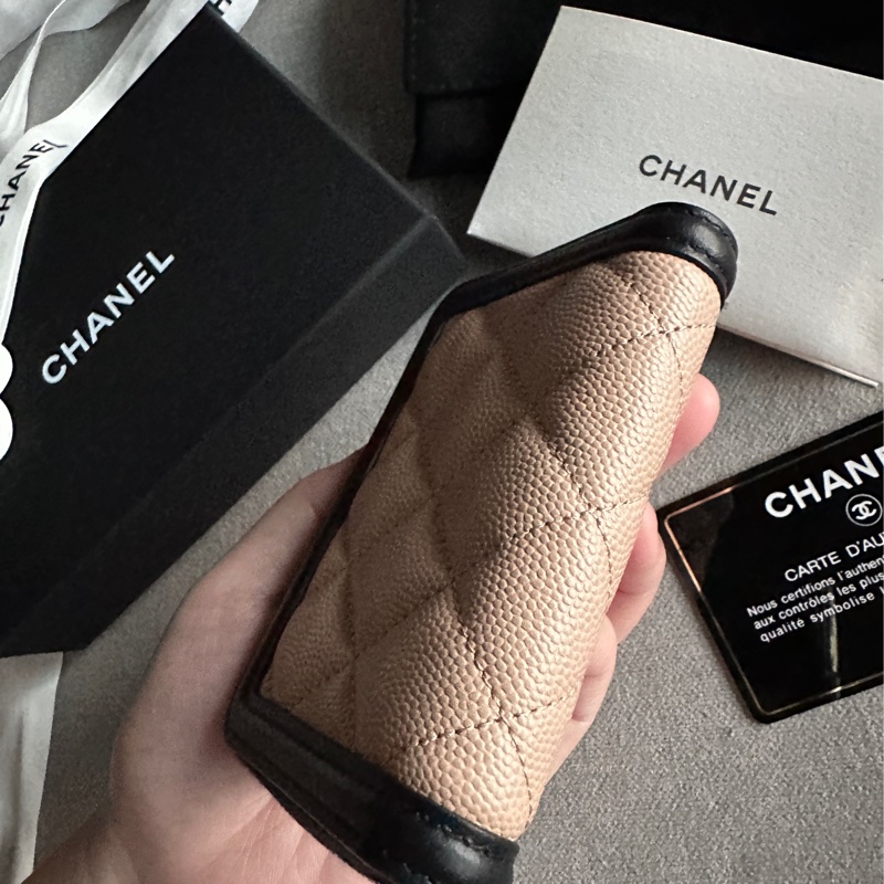 Chanel香奈兒全新絕美奶茶色限量Filigree Vanity 拚色款拉鍊錢包 零錢包-4