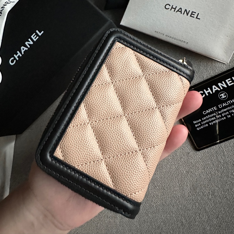 Chanel香奈兒全新絕美奶茶色限量Filigree Vanity 拚色款拉鍊錢包 零錢包-18