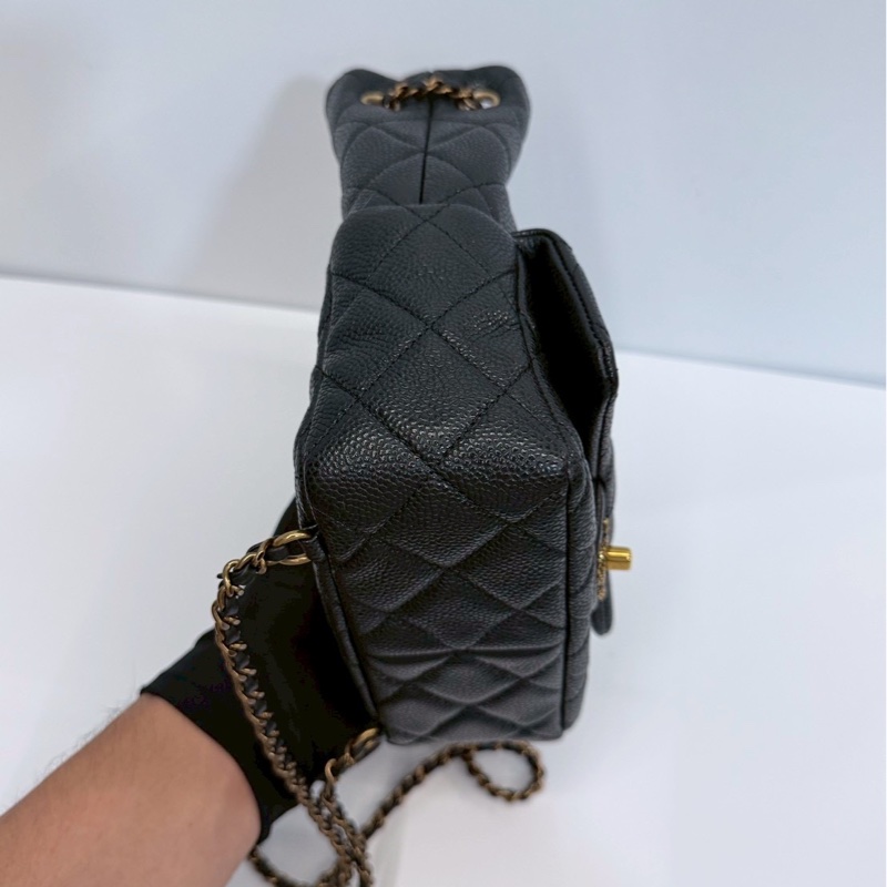 Chanel 24B 後背包 黑金 荔枝牛 晶片款 99新全配 臺灣離櫃-9