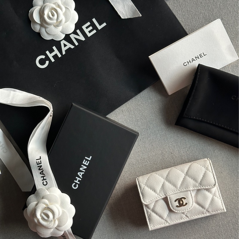 Chanel香奈兒全新經典絕美白色三折迷你短夾 錢包-9