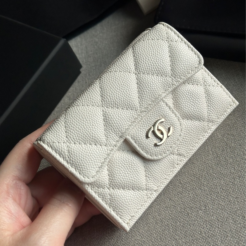 Chanel香奈兒全新經典絕美白色三折迷你短夾 錢包-16