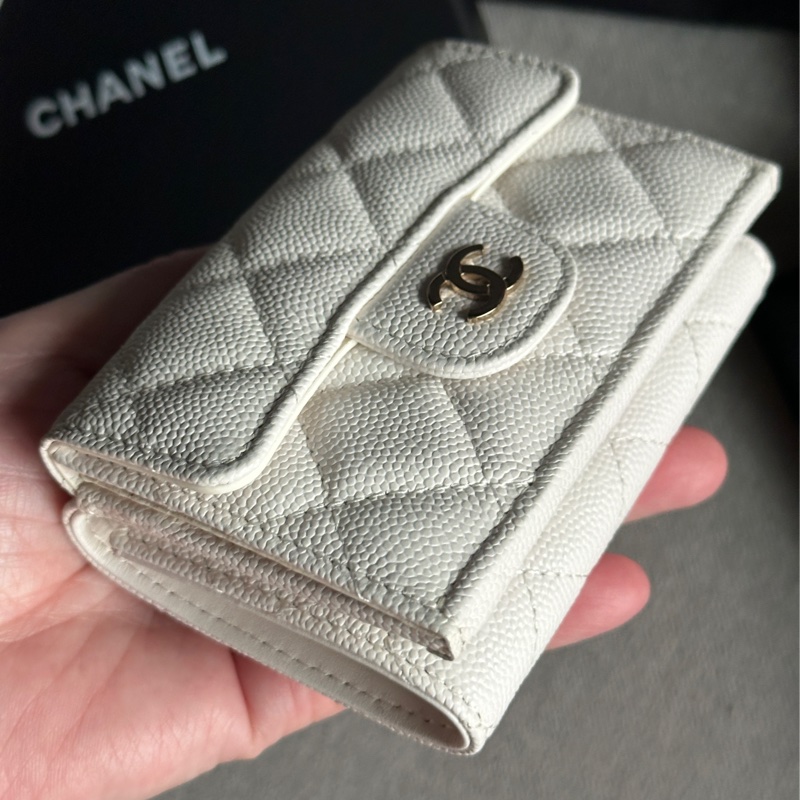 Chanel香奈兒全新經典絕美白色三折迷你短夾 錢包-17