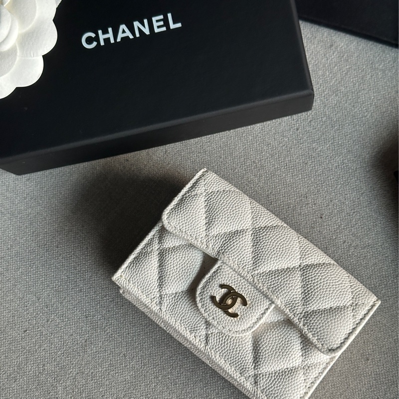 Chanel香奈兒全新經典絕美白色三折迷你短夾 錢包-18