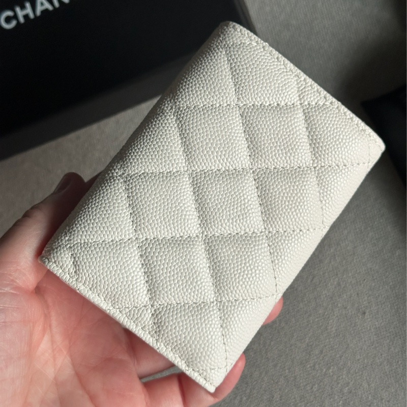 Chanel香奈兒全新經典絕美白色三折迷你短夾 錢包-19