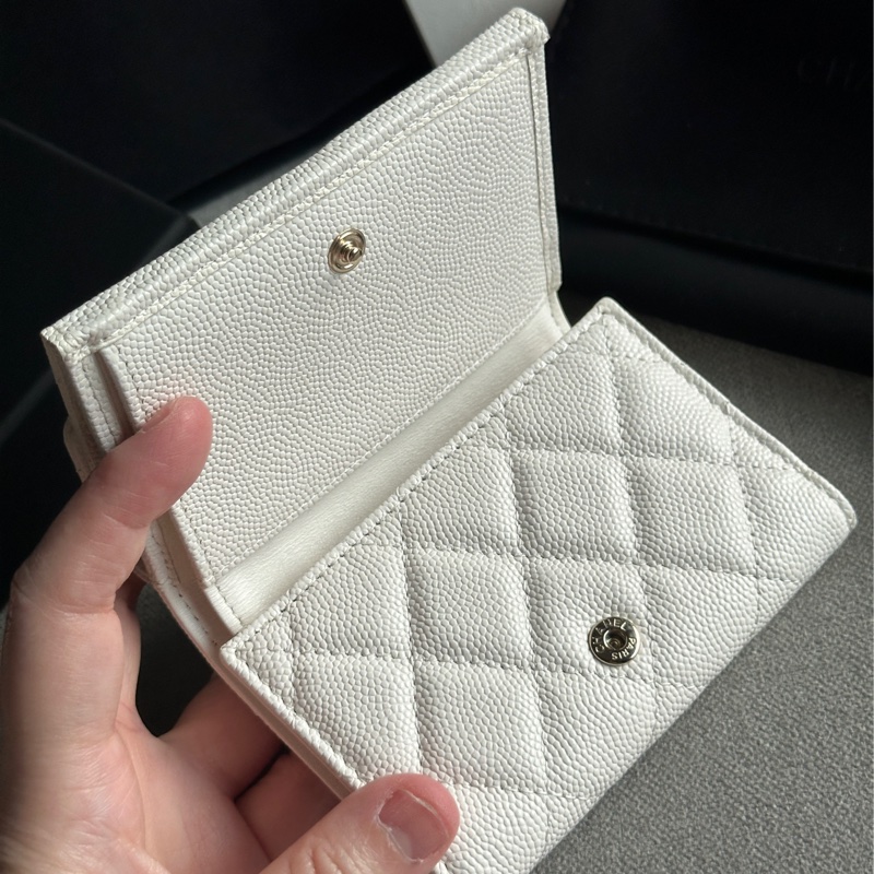 Chanel香奈兒全新經典絕美白色三折迷你短夾 錢包-24