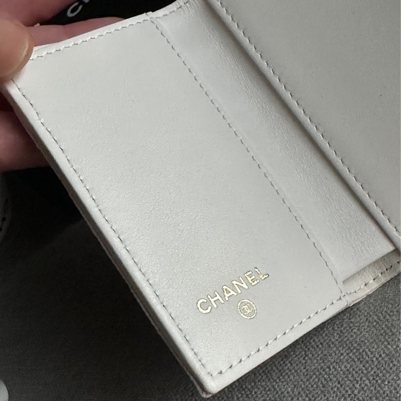 Chanel香奈兒全新經典絕美白色三折迷你短夾 錢包-33