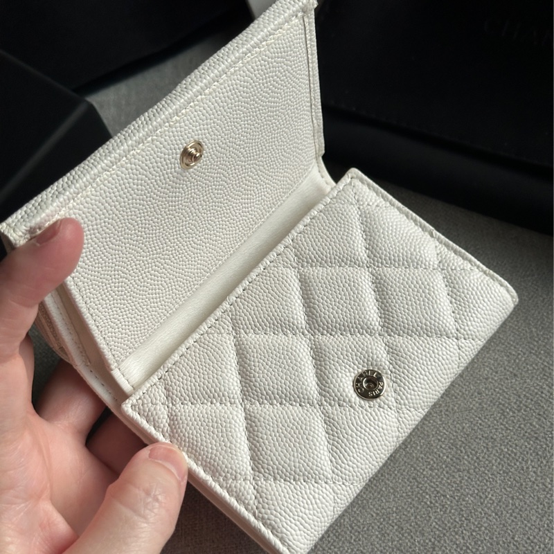 Chanel香奈兒全新經典絕美白色三折迷你短夾 錢包-35