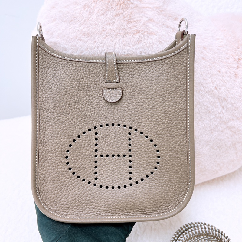 Hermes mini evelyne K 大象灰銀扣-1