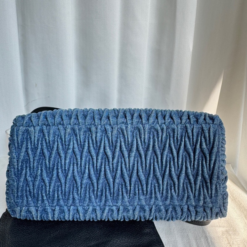 Miu Miu 牛仔褶皺子母托特單肩手提包 尺寸約33x24x15cm。-6