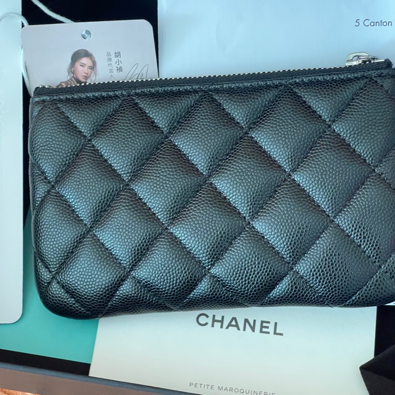近新閒置品-Chanel ㄧ字拉牛皮零錢包-季節款-3