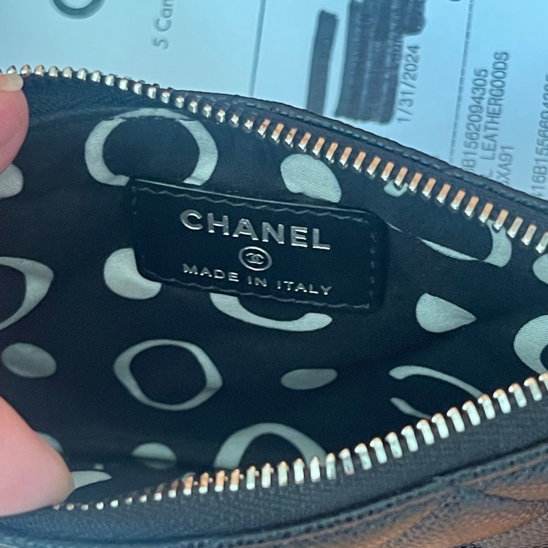 近新閒置品-Chanel ㄧ字拉牛皮零錢包-季節款-5