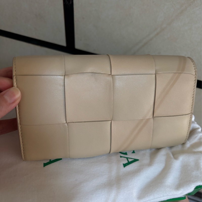 BOTTEGA VENETA 寶緹嘉 Cassette 寬編織羊皮長夾-2