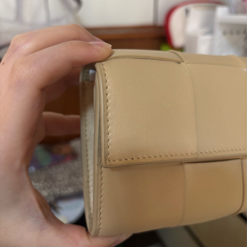 BOTTEGA VENETA 寶緹嘉 Cassette 寬編織羊皮長夾-6