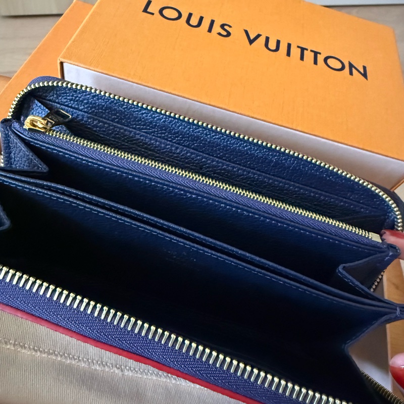 LV長夾 深藍色拼深红色 全皮老花壓紋拉鏈長夾 男女適用-5