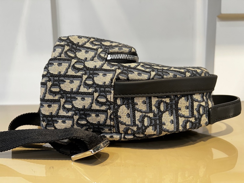 Dior 藍緹花拼黑牛皮Rider Mini金釦手提後背包-4