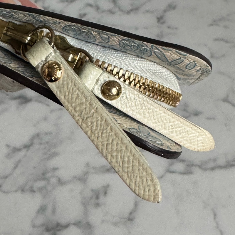 LV花紋內白/藍釦式短夾-7