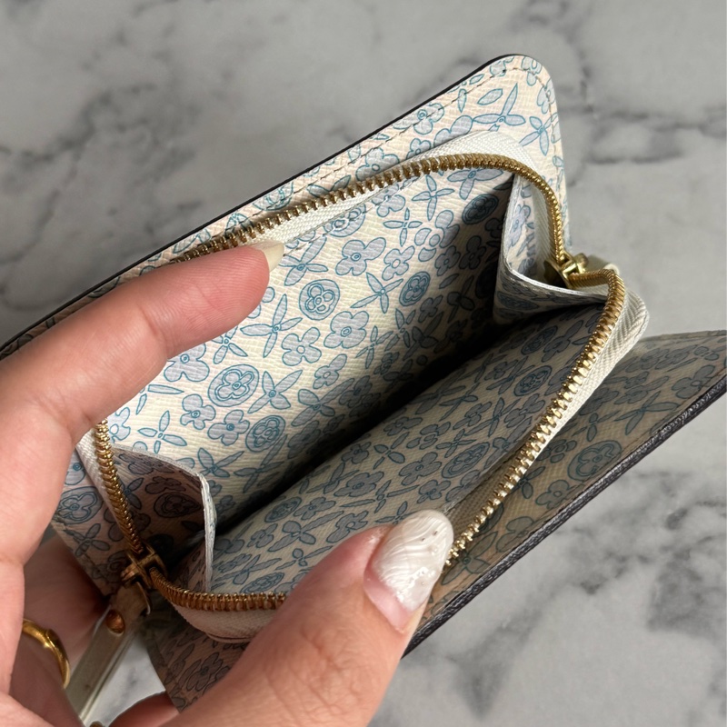 LV花紋內白/藍釦式短夾-12