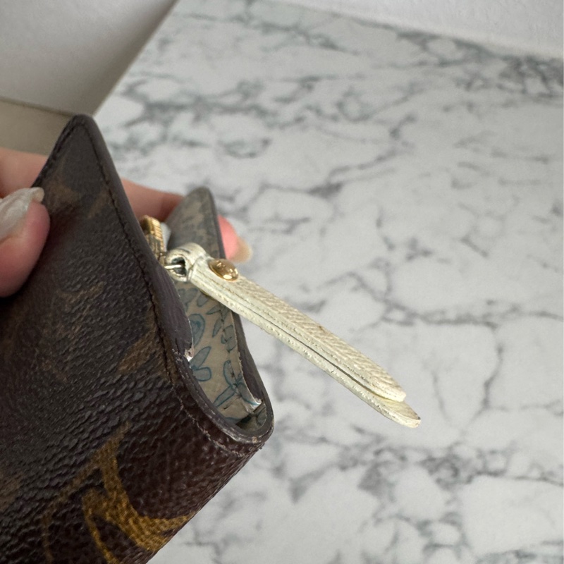 LV花紋內白/藍釦式短夾-20