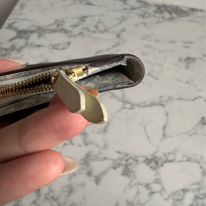 LV花紋內白/藍釦式短夾-22