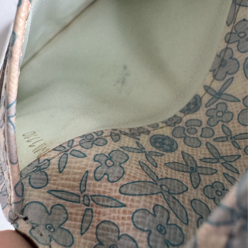 LV花紋內白/藍釦式短夾-28