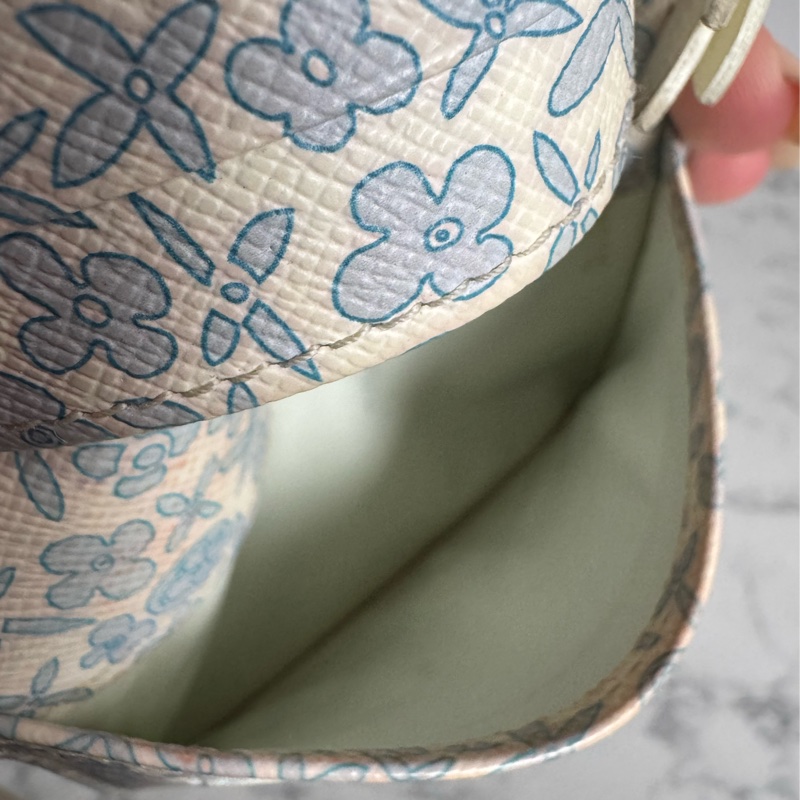 LV花紋內白/藍釦式短夾-29