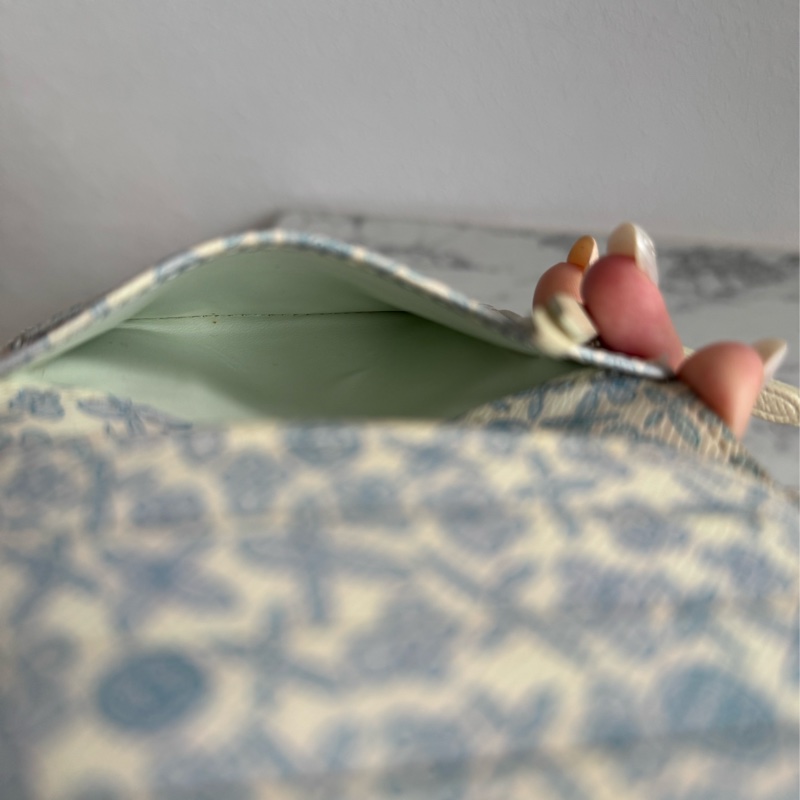 LV花紋內白/藍釦式短夾-33