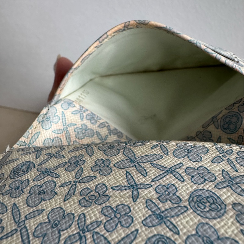 LV花紋內白/藍釦式短夾-35