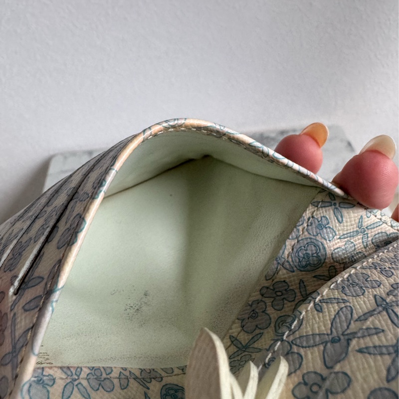 LV花紋內白/藍釦式短夾-37