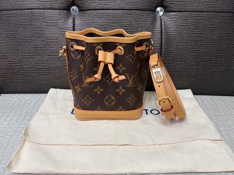 LV 原花金釦Nano Noe水桶包M81266-0