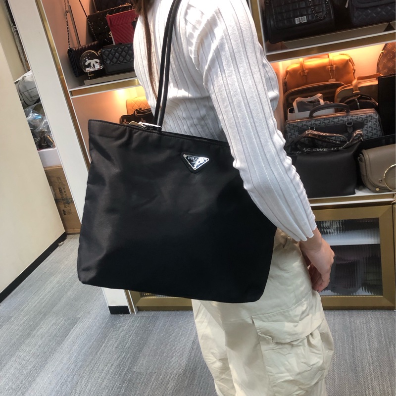Prada 黑色Tote bag I675-8