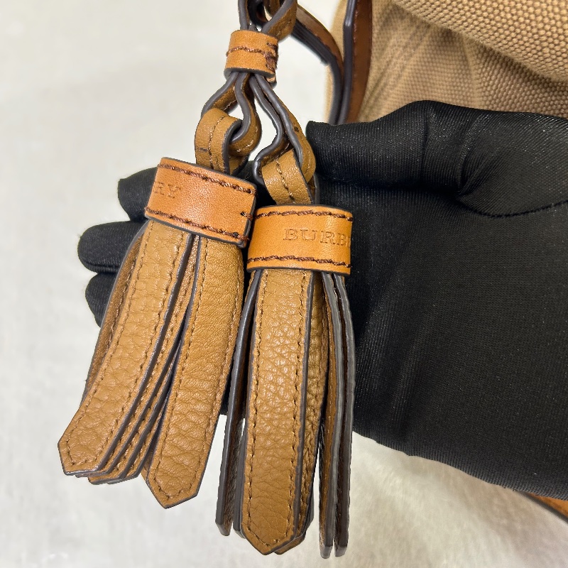 Burberry Ashby 帆布格紋水桶包側背包-2