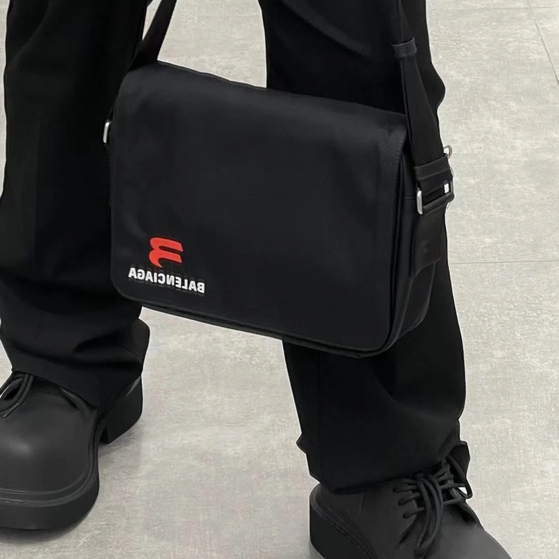 💗香緹國際精品💗 Balenciaga 巴黎世家 ｜ 帆布郵差包-0