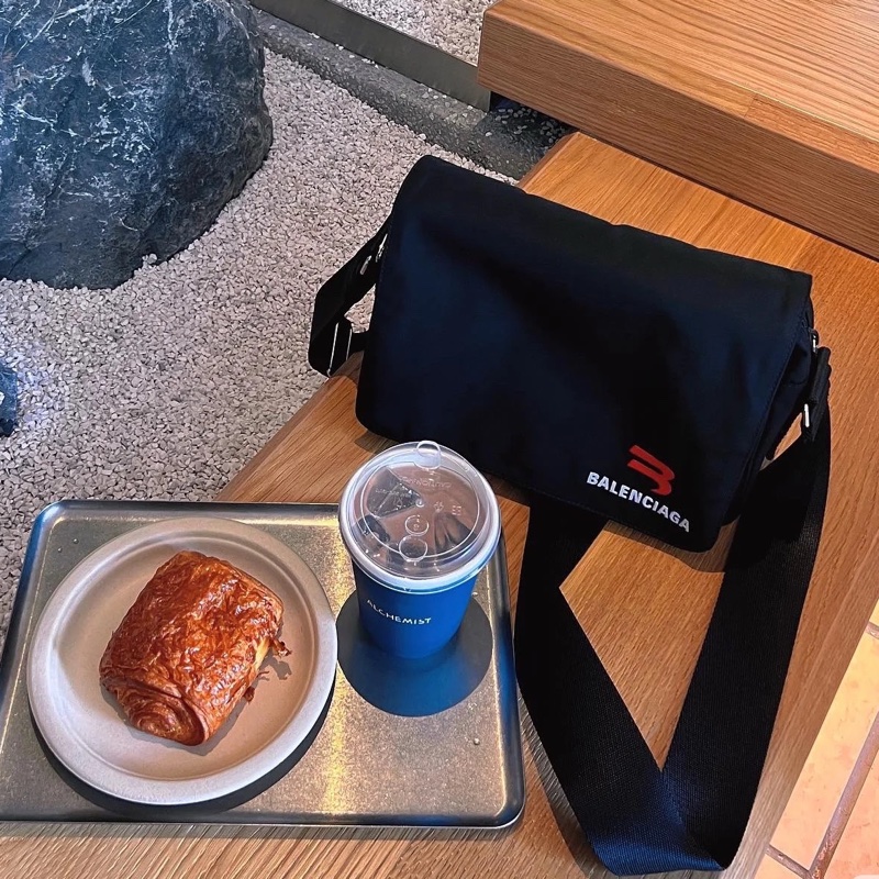 💗香緹國際精品💗 Balenciaga 巴黎世家 ｜ 帆布郵差包-2