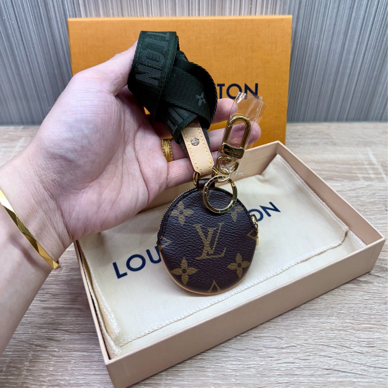 LV M69556  MULTI POCHETTE 掛繩鑰匙扣零錢包-9