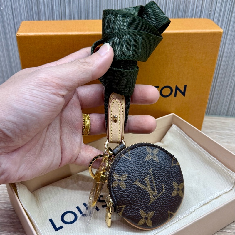 LV M69556  MULTI POCHETTE 掛繩鑰匙扣零錢包-11