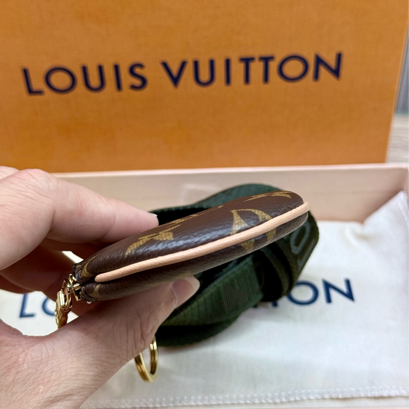 LV M69556  MULTI POCHETTE 掛繩鑰匙扣零錢包-14