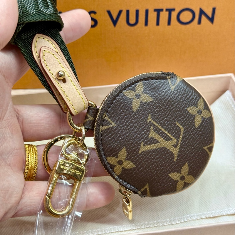 LV M69556  MULTI POCHETTE 掛繩鑰匙扣零錢包-15