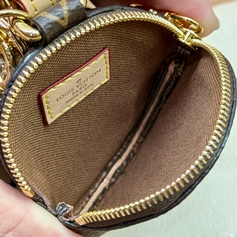 LV M69556  MULTI POCHETTE 掛繩鑰匙扣零錢包-18
