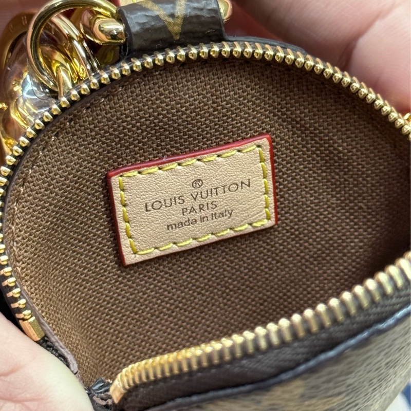LV M69556  MULTI POCHETTE 掛繩鑰匙扣零錢包-19