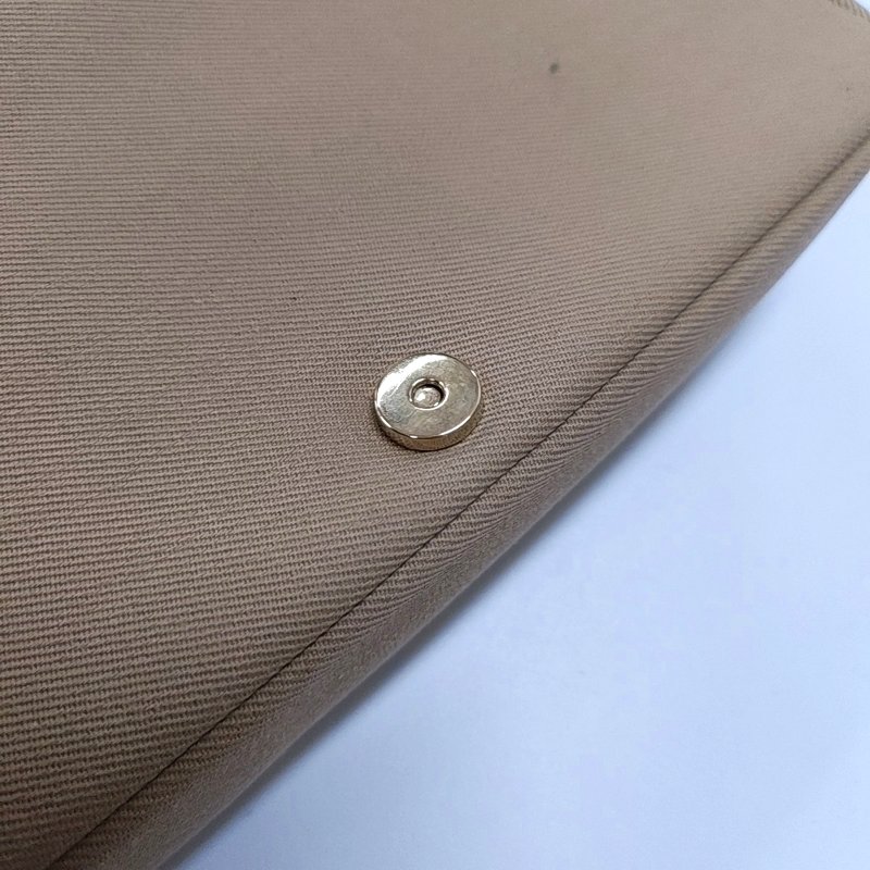 BURBERRY Lola 小號 卡其色織物絎縫斜挎包單肩包 金色五金-9