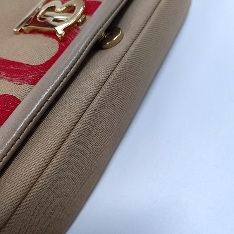 BURBERRY Lola 小號 卡其色織物絎縫斜挎包單肩包 金色五金-10