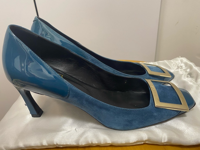 roger vivier 湖水藍7厘米高跟鞋-3