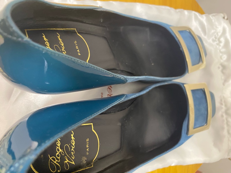 roger vivier 湖水藍7厘米高跟鞋-4